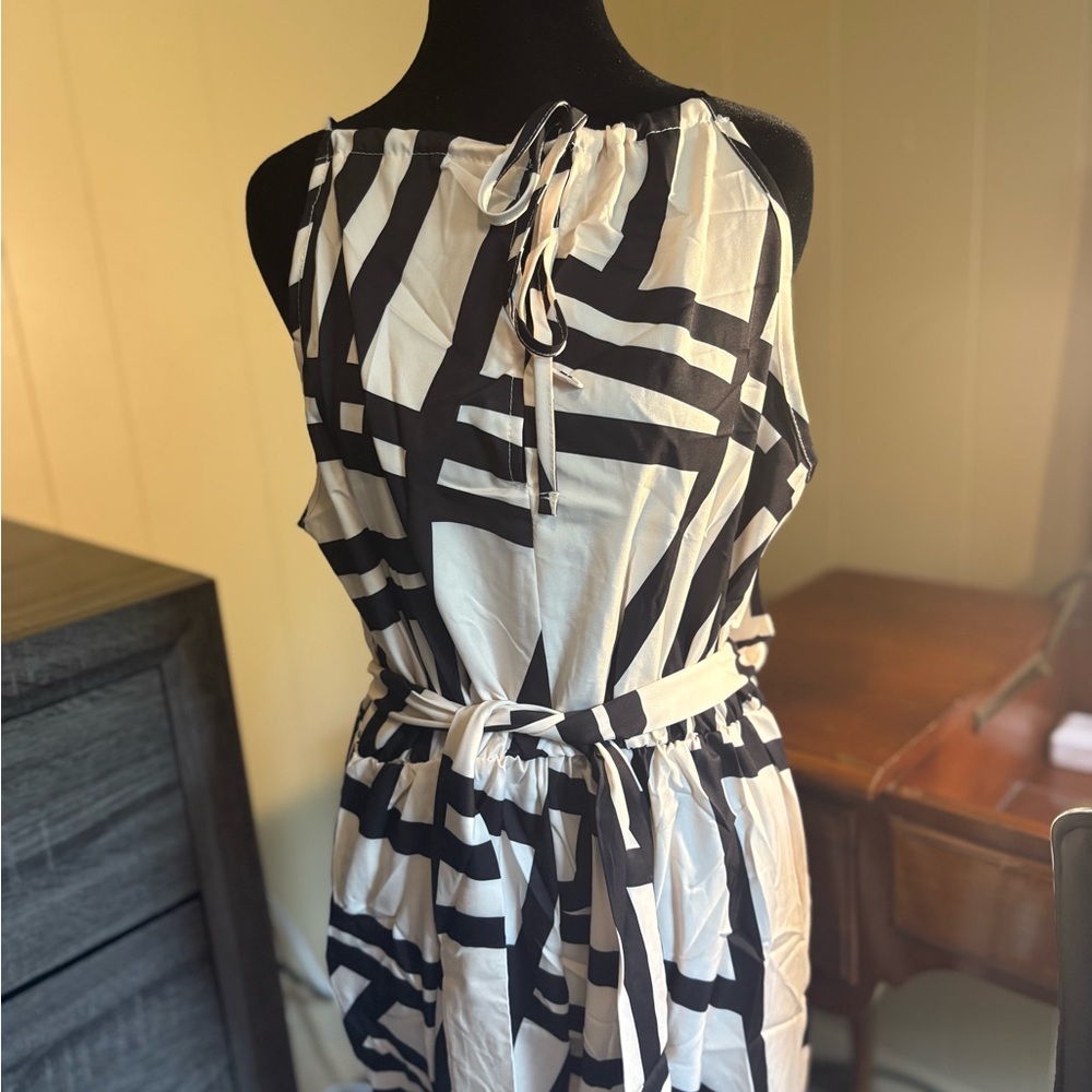 Stylish Black and White Geometric Jumpsuit